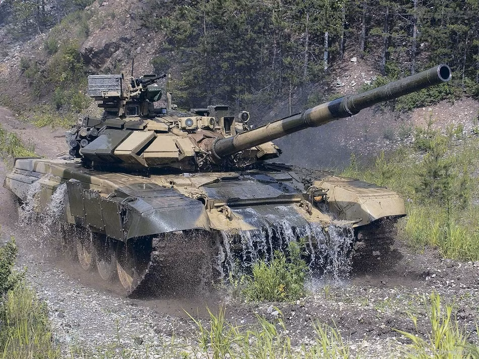 Loat anh dep, oai hung xe tang T-90S Viet Nam mua
