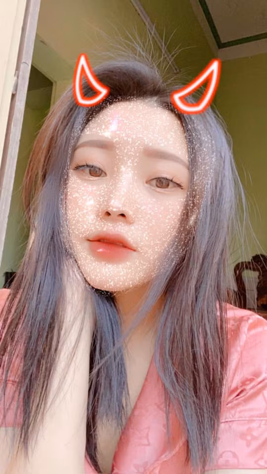Không chỉ ảnh kỷ yếu, ảnh ngoài đời thường của Thanh Tuyền cũng gây thương nhớ.
