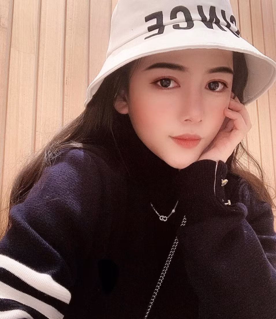 Được biết, Kiều Yến sở hữu chiều cao 1m68 cùng số đo 3 vòng 82-60-90. Nữ rich kid 10x từng ấp ủ dự định tham gia các cuộc thi về nhan sắc tại Việt Nam. Không chỉ vậy, 10X còn muốn dấn thân vào lĩnh vực nghệ thuật như: hát, múa, người mẫu,...