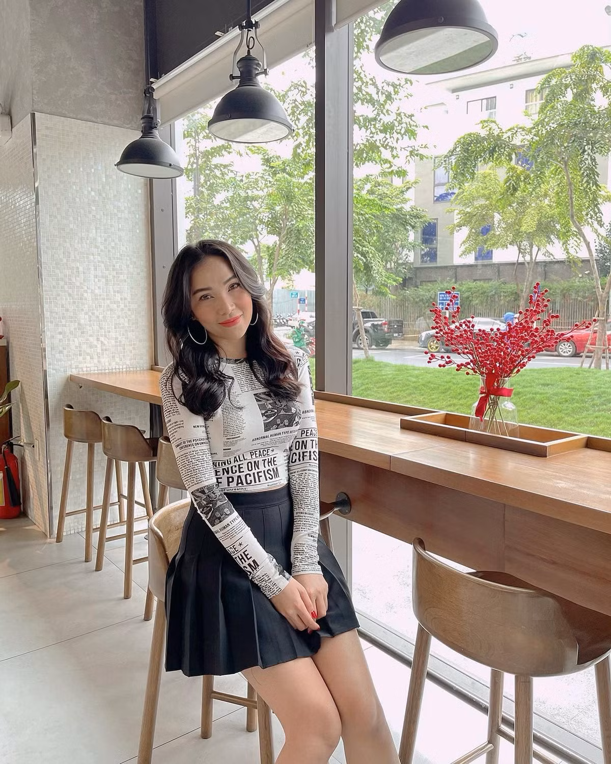 Hiện tại, Quỳnh Thư đã ít hoạt động giải trí hơn và tập trung cho công việc kinh doanh của mình. Đời thường, nữ người mẫu sở hữu gu thời trang trẻ trung và cá tính.