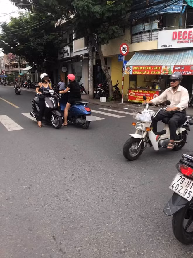 Được biết, những hình ảnh này được chụp trên ngã tư phố ở Khánh Hòa.