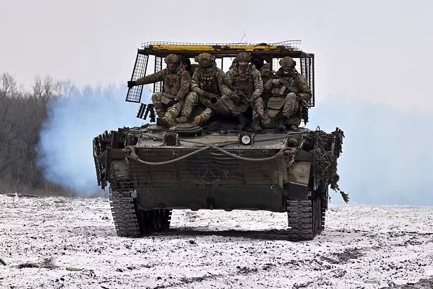Theo BulgarianMilitary.com, ngày 17/6 vừa qua, Quân đội Nga đã đưa vào biên chế thêm từ 20-30 chiếc BMP-3, mặc dù Bộ Quốc phòng Nga không chính thức tiết lộ số lượng cụ thể. Ảnh: RIA Novosti.