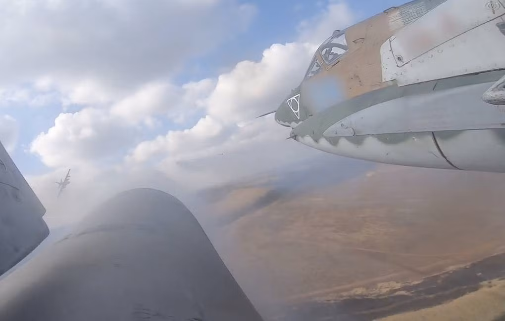 Ngày 18/2 vừa qua, Bộ Quốc phòng Nga đã công bố đoạn video cho thấy máy bay chiến đấu Su-25 của nước này tấn công vào vị trí của Quân đội Ukraine tại khu vực Donetsk. Ảnh: TASS.