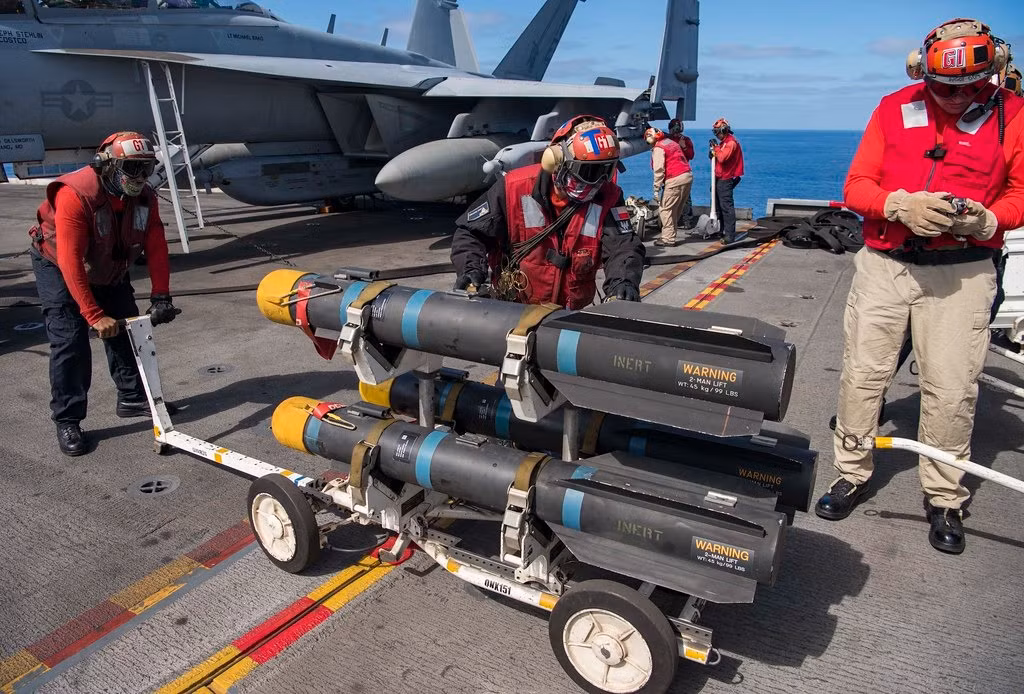 USS Carl Vinson tham gia nhiều hoạt động tác chiến ở Trung Đông, đáng chú ý là các Chiến dịch tấn công sa mạc, Chiến dịch Tự do cho Iraq, Chiến dịch Giám sát miền Nam, và Chiến dịch Tự do bền vững.