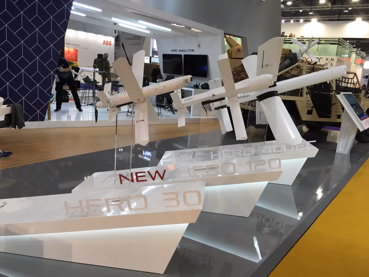 Lancet là một loại máy bay không người láí do Công ty ZALA Aero Group phát triển cho Lực lượng Vũ trang Nga. Lần đầu tiên được ra mắt vào tháng 6/2019 tại triển lãm quân sự ARMY-2019 ở Moscow.