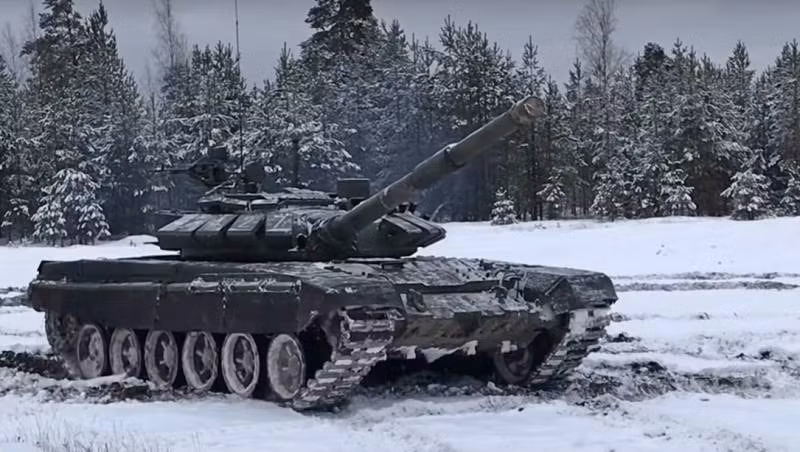 T-80BVM của Nga đã trải qua những nâng cấp đáng kể để đối phó với nhiều thách thức trên chiến trường Ukraine. Những cải tiến mới đã giúp các phương tiện chiến đấu của Nga, bao gồm cả xe tăng, tăng khả năng sống sót và góp phần vào những kết quả mà Nga đạt được trong thời gian vừa qua.