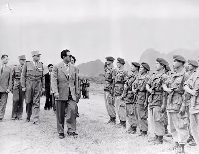 Platon biết rất rõ trong đội quân lê dương này có cả những tên lính SS Đức đánh thuê cực kỳ khát máu…Từ tháng 4/1946, ông bị đưa sang chiến trường Đông Dương và đã từng đóng quân ở nhiều nơi: Sài Gòn, Thủ Đức, Sa Đéc, Vĩnh Long, Bến Tre.