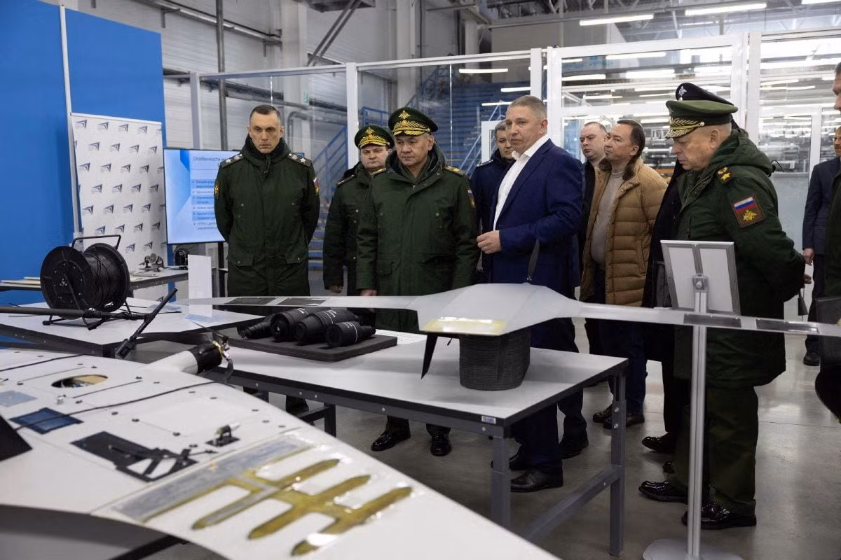 Các UAV chạy bằng động cơ phản lực khác cũng đang được phát triển để thực hiện các nhiệm vụ tầm xa. Với hàng loạt loại UAV mới sắp ra mắt trong năm 2024, cho thấy quyết tâm của Nga trong việc đầu tư phát triển loại vũ khí này và chiếm ưu thế trên chiến trường trước Ukraine.