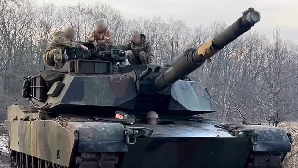 Không có gì đáng ngạc nhiên khi những chiếc xe tăng Abrams mà Washington gửi đến Kiev bị hạn chế về lớp giáp bảo vệ. Một số nguồn tin cho biết, những chiếc xe tăng trên không được trang bị lớp giáp nguyên bản, loại giáp mà xe tăng trong Quân đội Mỹ hiện đang được sử dụng.