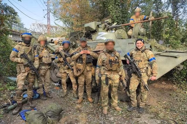 Về Tiểu đoàn Siren, đây là một tổ chức vũ trang cực hữu ở Ukraine, được thành lập ở khu vực Kharkov, nhiều thành viên đến từ Tiểu đoàn Azov từng bị quân Nga đánh thiệt hại nặng nề.