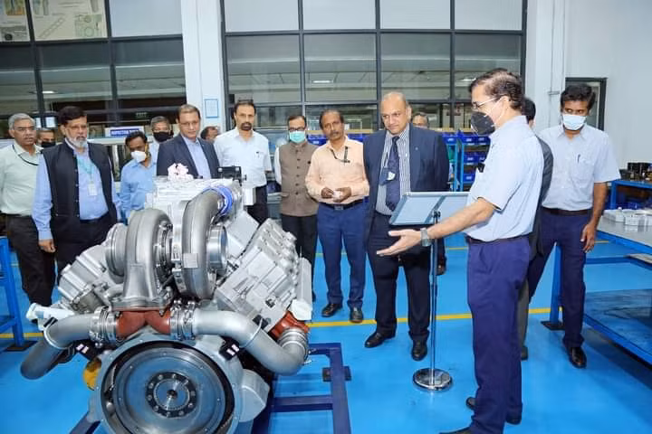 Theo đánh giá của các chuyên gia tại Nhà máy sản xuất động cơ BEML, thành tích này khẳng định vai trò quan trọng của Nhà máy BEML trong ngành công nghiệp sản xuất chế tạo, cũng như những cống hiến của họ trong việc đáp ứng nhu cầu của nền quốc phòng Ấn Độ trong tình hình hiện nay. Ảnh: X.