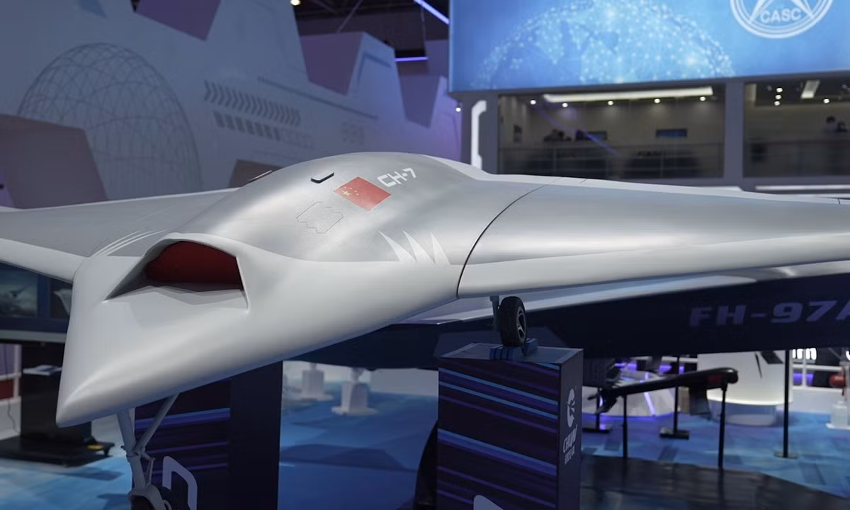 Bốn năm sau, tại Airshow China 2022, phiên bản mới của CH-7 được trưng bày, thiết kế lại nhằm đáp ứng nhu cầu về các loại máy bay không người lái cao cấp, mà các khách hàng tiềm năng đang tìm kiếm trong chiến tranh bất đối xứng trong tương lai. Ảnh: Global Times.