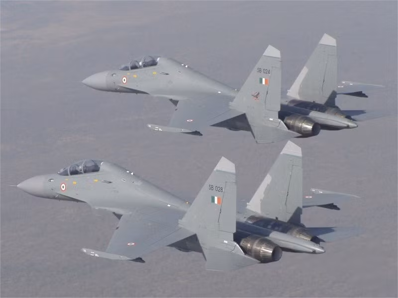 Cho đến nay, đã có 164 chiếc Rafale được chế tạo, với nhiều kiểu máy bay khác nhau, bao gồm phiên bản Rafale B (hai chỗ ngồi cho Không quân), Rafale C (một chỗ ngồi cho Không quân) và Rafale M (phiên bản Hải quân). Ảnh: Eur Asian Time.