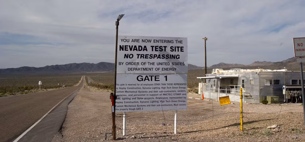 Vào ngày 11/1/1951, Vùng thử nghiệm Nevada (NTS) được Bộ Năng lượng Mỹ thành lập với mục đích trở thành nơi diễn ra các vụ thử bom nguyên tử của nước này.