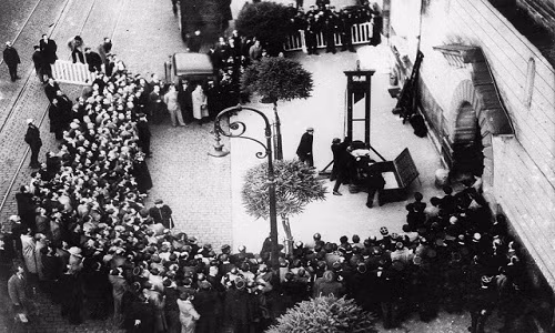 Kết thúc phiên xét xử, Weidmann bị kết án tử hình. Đến sáng ngày 17/6/1939, Weidmann được đưa ra phía trước nhà tù Saint-Pierre. Tại đây, y được đưa lên máy chém trước sự theo dõi của nhiều người dân.