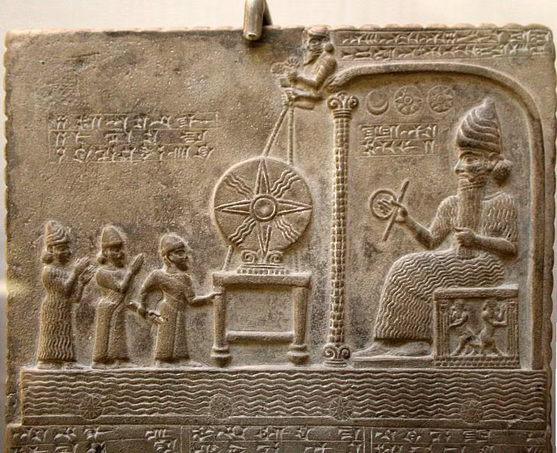 Shamash là thần Mặt trời, thần ánh sáng và công lý của người Babylon thời Văn minh Lưỡng Hà cổ xưa.
