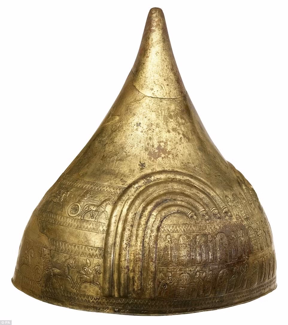 Ashurbanipal tự miêu tả bản thân là "vua của thế giới". Ông hoàng này được biết đến với nhiều chiến dịch quân sự đẫm máu nhằm đánh bại những kẻ thù, trong đó có việc bình định cuộc nổi loạn của người anh trai.