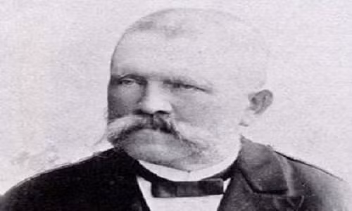  Cha của trùm phát xít Hitler tên là Alois Schicklgruber. Tuy nhiên, ông đổi thành Alois Hitler vào năm 1876.