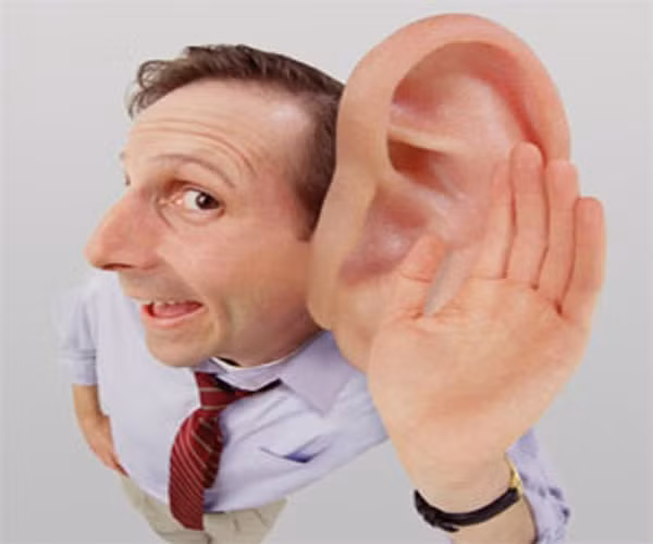 3. Tai không chỉ dùng để phân biệt các tiếng ồn mà nó có thể phân biệt nhiệt độ. 96% người tham gia khảo sát đã trả lời đúng về việc họ phân biệt được âm thanh của chất lỏng khi rót một cốc trà nóng và một cốc trà lạnh. Điều này chỉ có thể lý giải được bằng việc kết cấu phân tử của chất lỏng ở trạng thái lạnh chặt chẽ hơn nên âm thanh sẽ êm tai hơn và ở trạng thái nóng thì ngược lại.