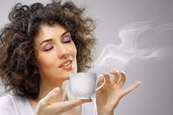 Bí quyết của cách pha cà phê này nằm ở cách hãm nhiệt độ nước, nếu nước quá nóng có thể làm vơi hụt hương vị, trái lại, nhiệt độ nước quá thấp có thể khiến cà phê xay nổi lên trên bề mặt cốc. Cà phê bùn có hương vị mạnh mẽ, ngọt ngào, yêu cầu người thưởng thức nhấm nháp chậm rãi.