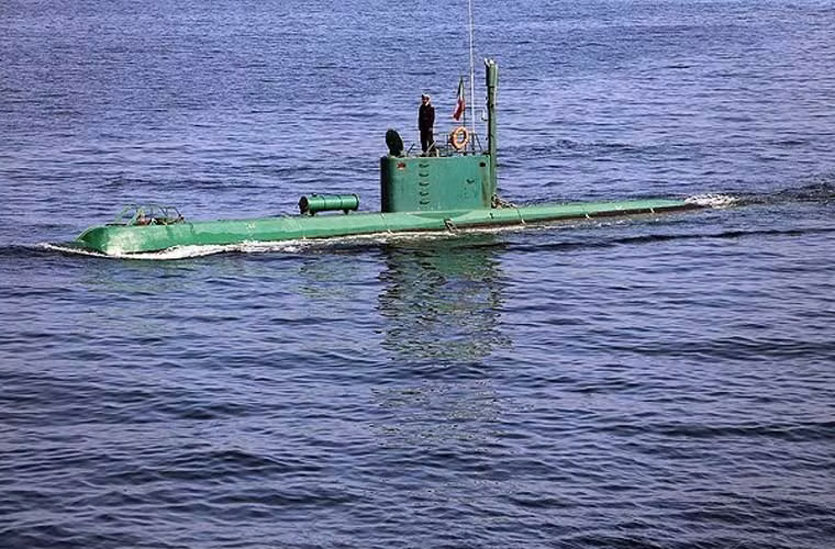 Tàu ngầm tấn công cỡ nhỏ lớp Ghadir do Iran tự sản xuất, lượng giãn nước 115 tấn, dài 29m, mang được 2 ngư lôi 533mm.