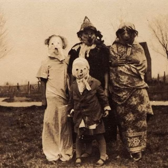 Vào mỗi dịp Halloween, nông dân ở Ireland tin rằng, những linh hồn như Jack sẽ có thể tìm cách trở về. Vì vậy, họ khắc nên những chiếc đèn lồng củ cải để xua đuổi hồn ma Jack và những bóng ma lang thang khác không tới quấy nhiễu cuộc sống bình yên của con người.