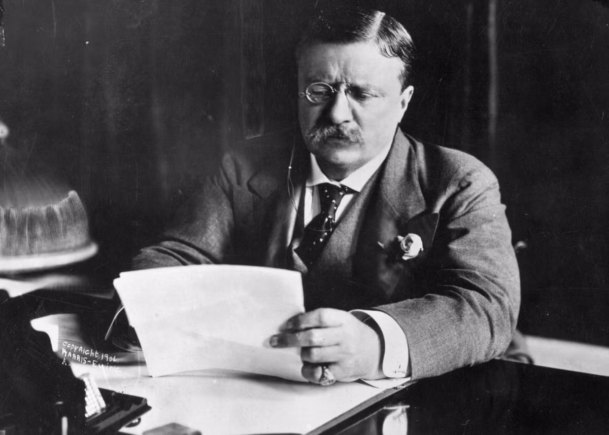 Hai ngày trước khi bị ám sát, Tổng biên tập của The Outlook miêu tả ông Roosevelt là một người có "nguồn năng lượng vô tận".