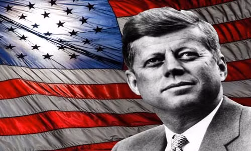 Ông đã trở thành tổng thống kế nhiệm sau khi Tổng thống Kennedy qua đời. Những người tin vào thuyết âm mưu này cho rằng, ông Johnson đã lên kế hoạch ám sát Tổng thống Kennedy, do ông trở thành Tổng thống Mỹ trong cuộc chạy đua vào Nhà Trắng trước đó.