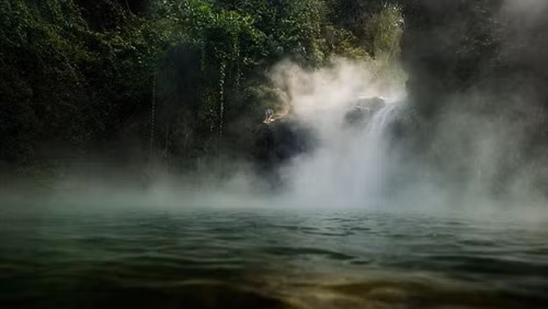 Trên thế giới tồn tại một dòng sông nước sôi luôn sôi sục 50 - 90 độ C nên được người dân địa phương gọi với cái tên "Shanay-timpishka" có nghĩa là "sôi sục với sức nóng của mặt trời" ở sâu trong rừng nhiệt đới Amazon, Mayantuyavu, Peru.