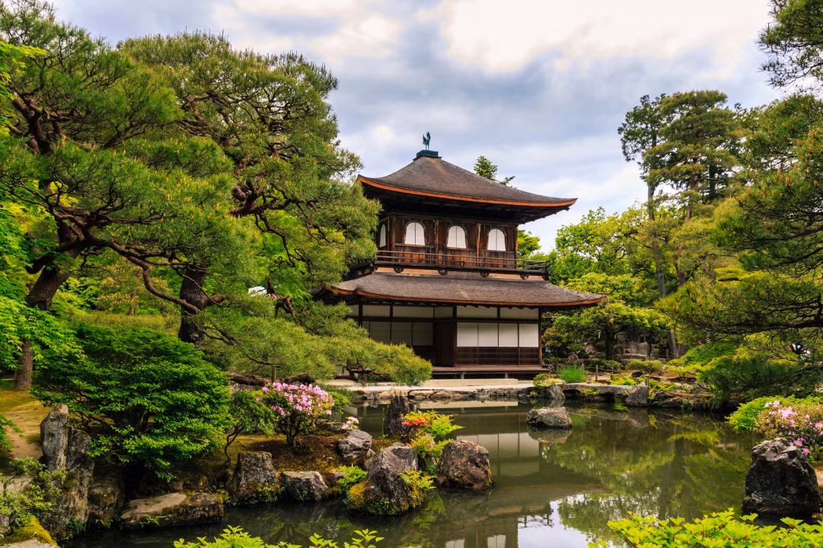 Vẻ đẹp tráng lệ của Ngân Các Tự (Chùa Gác Bạc - Sliver Pavilion) nằm ở Kyoto, Nhật Bản.