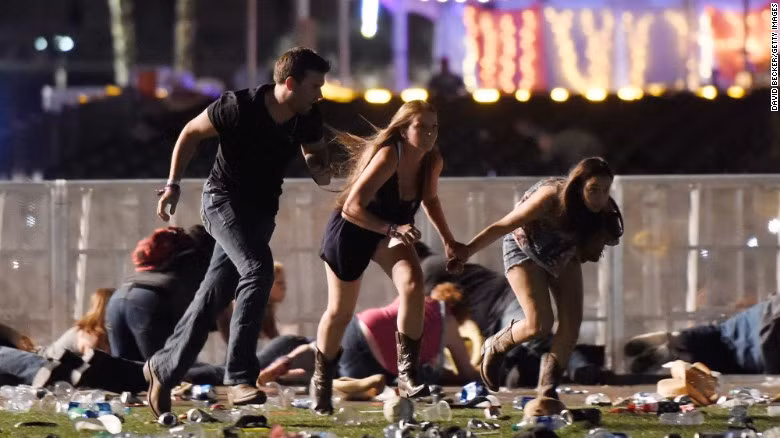 Vụ xả súng ở Las Vegas ngày 1/10 vừa qua là vụ xả súng có thương vong lớn nhất lịch sử nước Mỹ khi có ít nhất 59 người thiệt mạng và hơn 500 người khác bị thương.