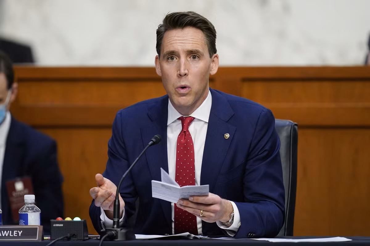 Ông Josh Hawley tốt nghiệp cử nhân ngành Lịch sử của trường Đại học Stanford vào năm 2002. Ảnh: NYP.