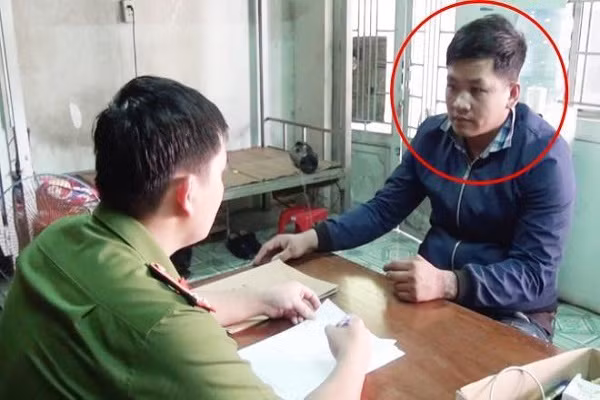 Lê Tấn Thành tại cơ quan công an.
