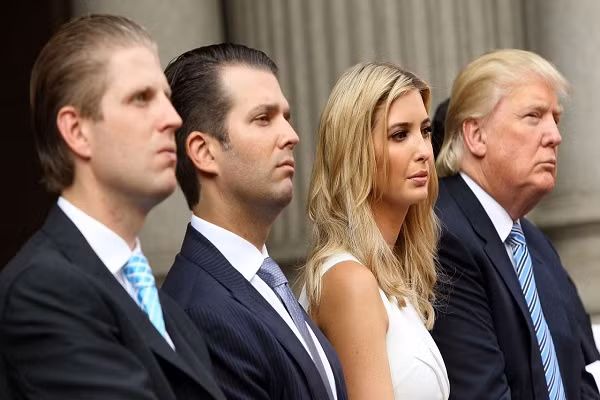 Tong thong Trump tim cach an xa dac biet cho 3 nguoi con?