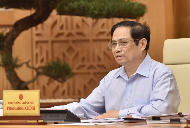 Thủ tướng Chính phủ Phạm Minh Chính vừa ký Quyết định 1438/QĐ-TTg ngày 25/8/2021 kiện toàn Ban Chỉ đạo Ban Chỉ đạo Quốc gia phòng, chống dịch COVID-19. Theo Quyết định, Thủ tướng Phạm Minh Chính, Ủy viên Bộ Chính trị, Thủ tướng Chính phủ làm Trưởng Ban chỉ đạo.