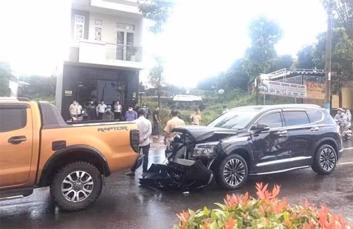 Canh sat dieu tra vu hai nhom doi tuong no sung tai TP Pleiku