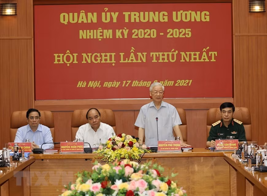 Tổng Bí thư Nguyễn Phú Trọng, Bí thư Quân ủy Trung ương phát biểu chỉ đạo Hội nghị. 