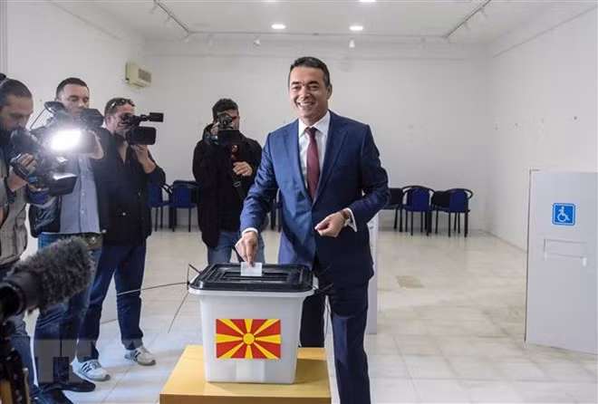 Quoc hoi Macedonia thong qua du luat ve thay doi ten nuoc