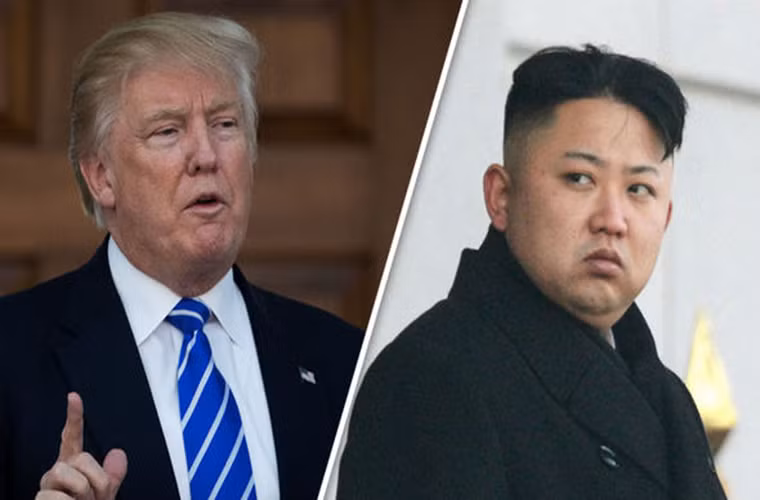 “Tại sao ông Kim Jong-un lại xúc phạm tôi khi gọi tôi là ‘ông già’ trong khi tôi chưa bao giờ chê ông ấy ‘lùn và béo’? Tôi đã cố gắng để trở thành bạn của ông ấy và có thể một ngày nào đó điều này sẽ xảy ra”, Tổng thống Trump viết trên twitter ngày 11/11/2017. Ảnh: Getty.
