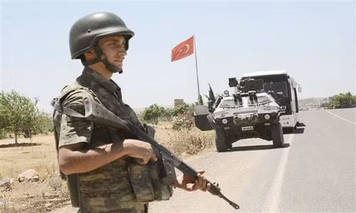 Quân đội Thổ Nhĩ Kỳ bắt đầu chiến dịch quân sự trong vùng Afrin do lực lượng người Kurd kiểm soát ở Aleppo, Syria. Ảnh: AMN.