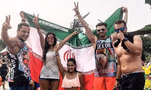 Những cuộc ăn chơi và bữa tiệc xa xỉ của nhóm Rich Kids of Tehran khiến mọi người phải choáng ngợp. Ảnh: BI.
