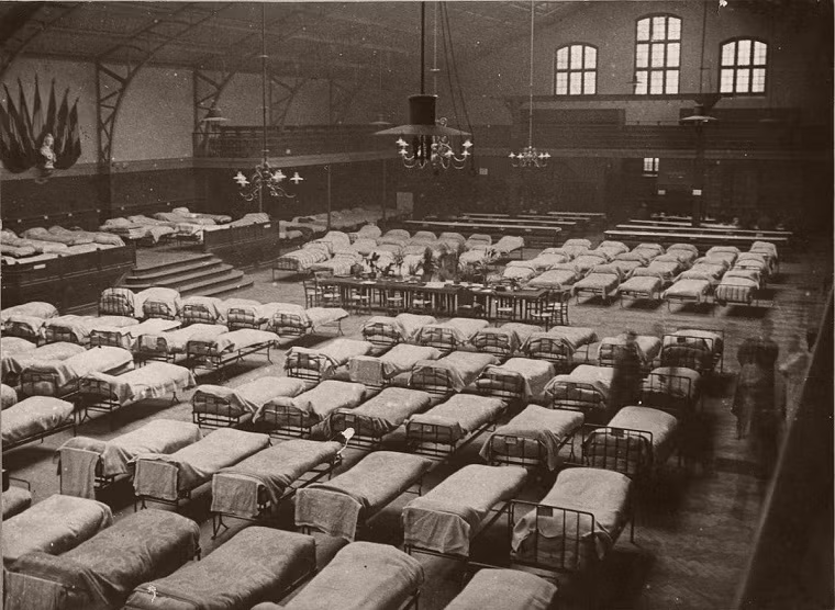 Bên trong một bệnh viện quân y của Quân đội Pháp năm 1914.