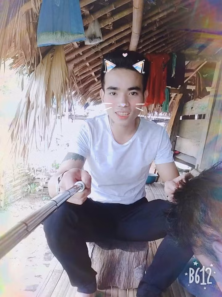 Điều đáng nói, sau khi gây ra vụ giết người, cướp tài sản Dư vẫn thản nhiên lên mạng chia sẻ những hình ảnh về bản thân và cuộc sống một cách vô tư.