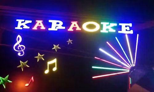 Bi chu quan karaoke danh chet vi hoi 