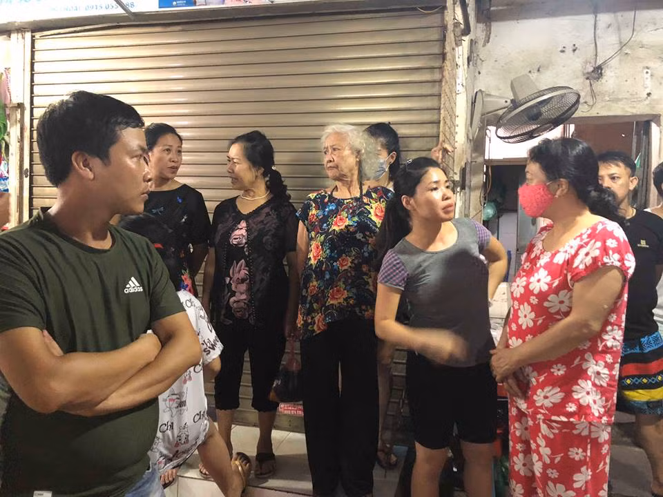 Vu chay o De La Thanh: Hai hung phut nhin thay vat nghi so nguoi-Hinh-4