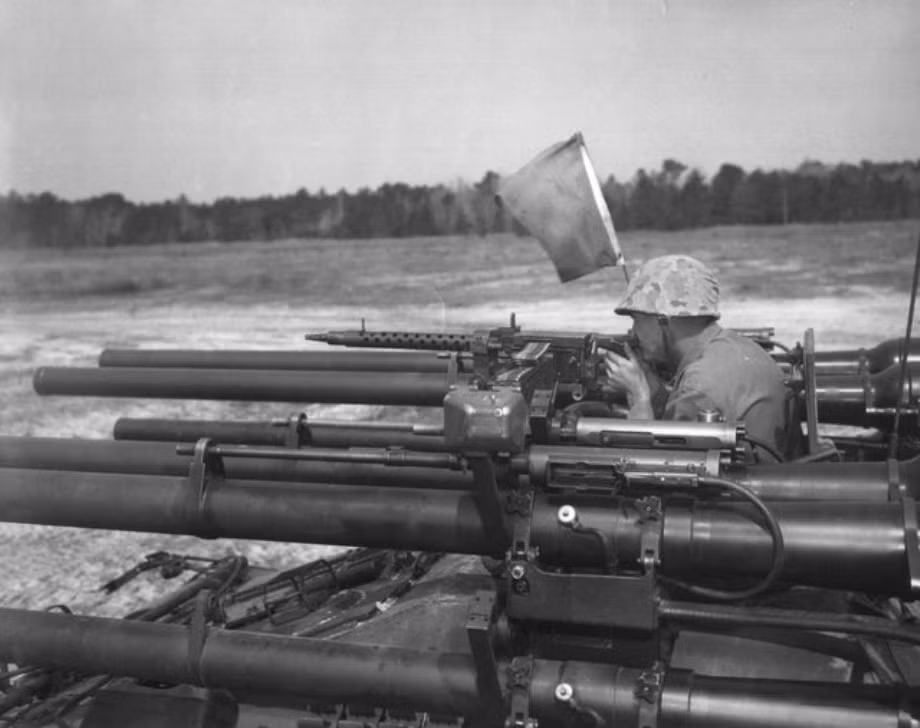 Tuy nhiên, thời điểm năm 1965, quân giải phóng miền Nam Việt Nam không được trang bị xe tăng. Chính vì thế, Mỹ không có cơ hội sử dụng M50 Ontos cho vai trò chính mà thay vào đó là dùng để chi viện hỏa lực.