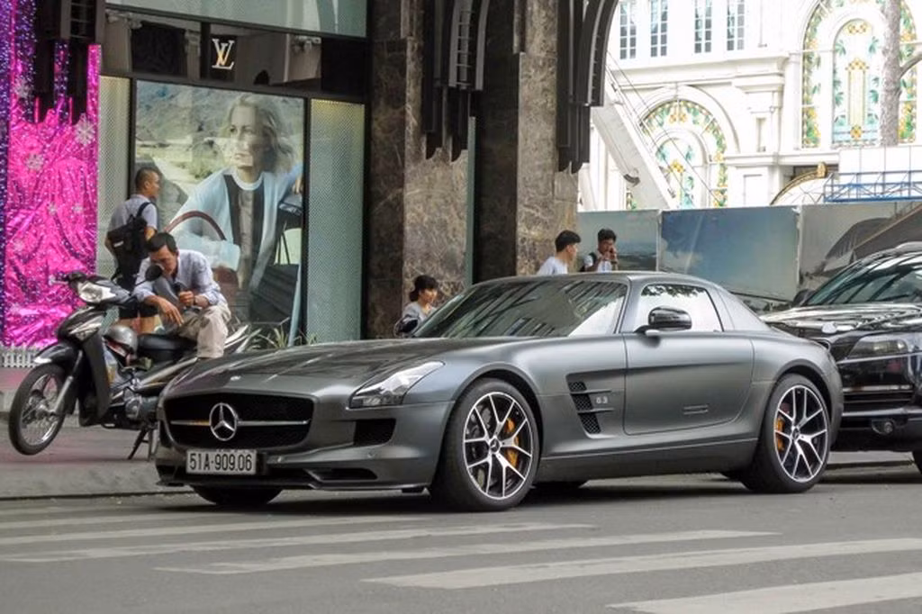 Đây là chiếc Mercedes SLS AMG GT Final Edition duy nhất tại Việt Nam. Ảnh: Xehay.
