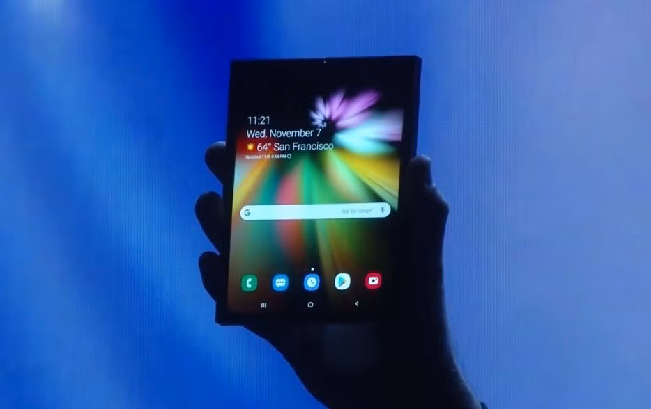 Samsung bất ngờ ra mắt điện thoại màn hình gập siêu nét - Hình 2 Samsung bat ngo ra mat dien thoai man hinh gap sieu net-Hinh-2