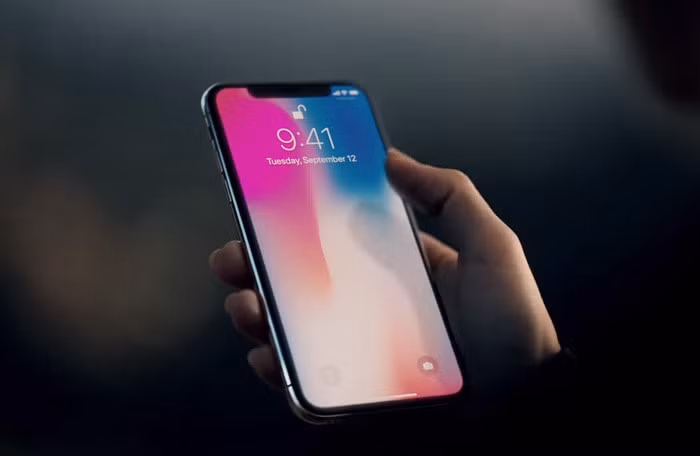 Mức giá bán của iPhone LCD 6.1 inch "giá rẻ" được dự đoán tầm 700 USD (khoảng 16,3 triệu đồng).