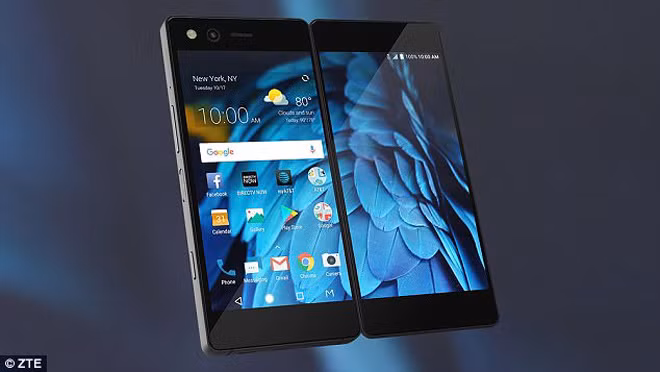 Ngoại hình của thiết bị giống như hai smartphone ghép nối lại.
